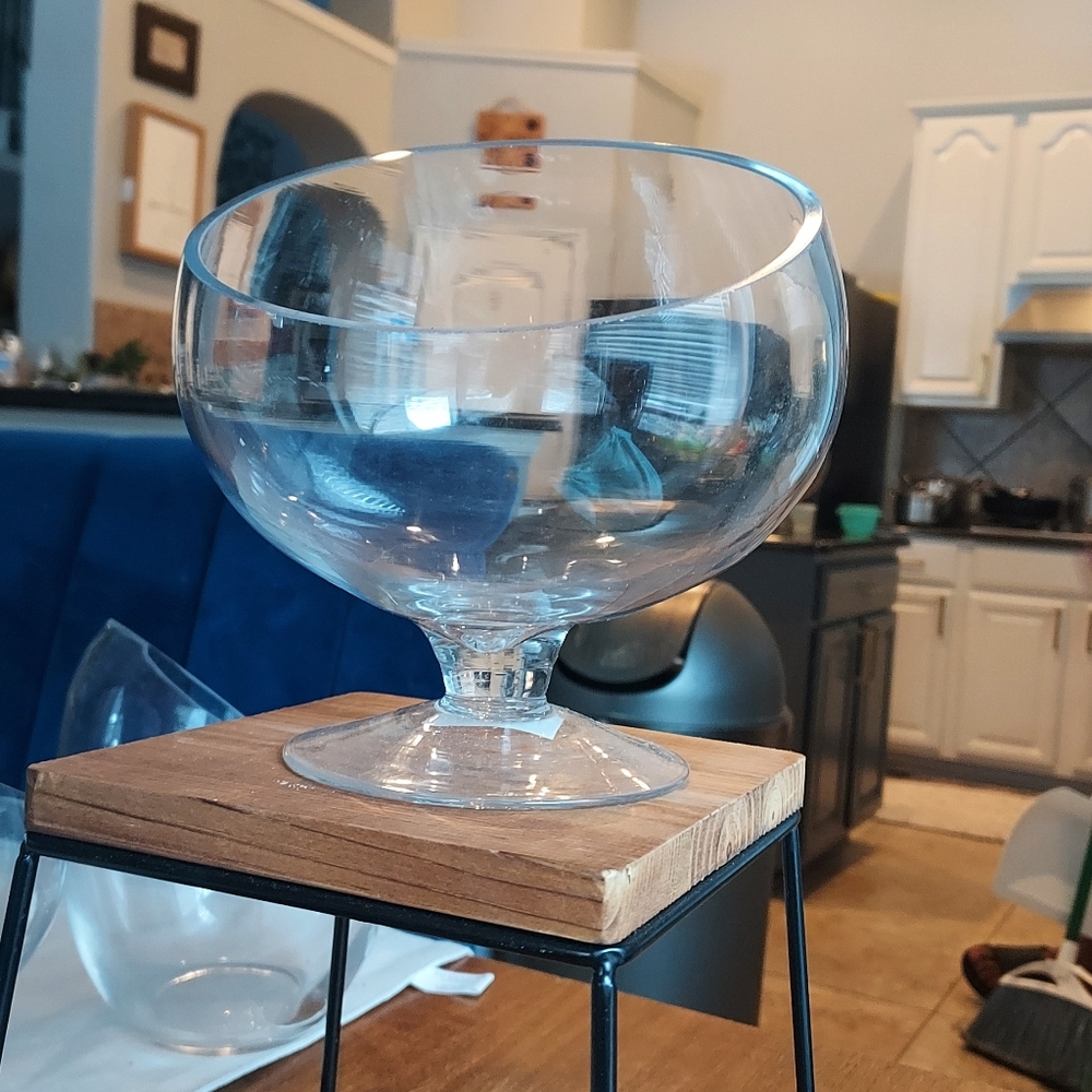 Elegant Clear Glass Bowl on Wooden Stand